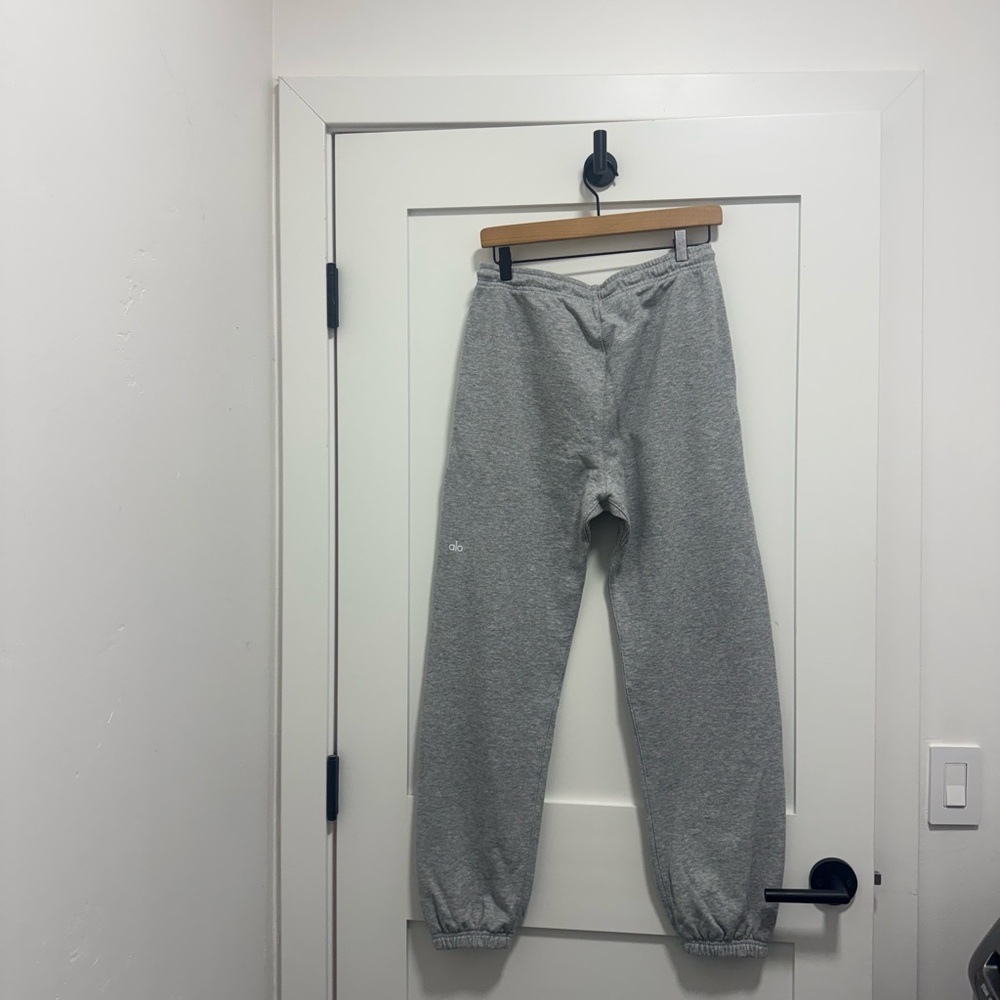 Alo yoga sweatpants